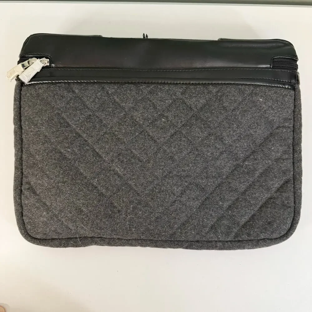 Knomo London Aurora Laptop Case Bag Slim Small PU Felt Quilted Gray Black NWT